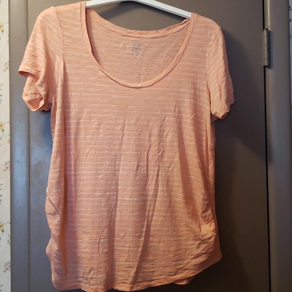 ☀️2/$15☀️ Old Navy maternity tee